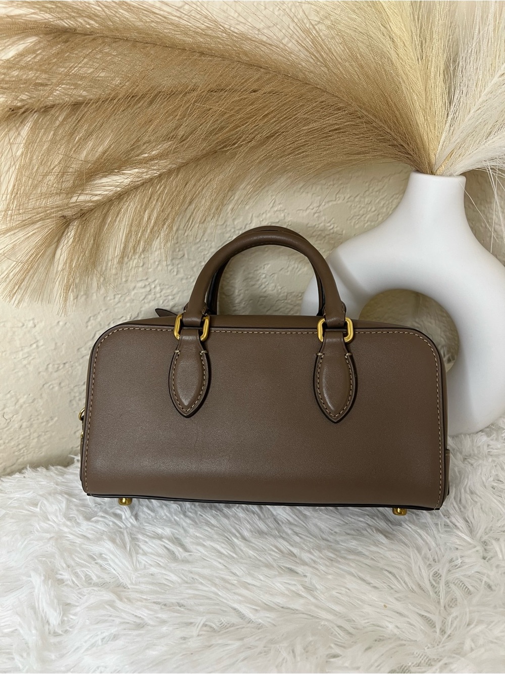 💕EUC Coach💕 Taupe Brown Leather Bag with Gold Hardware - Picture 7 of 11